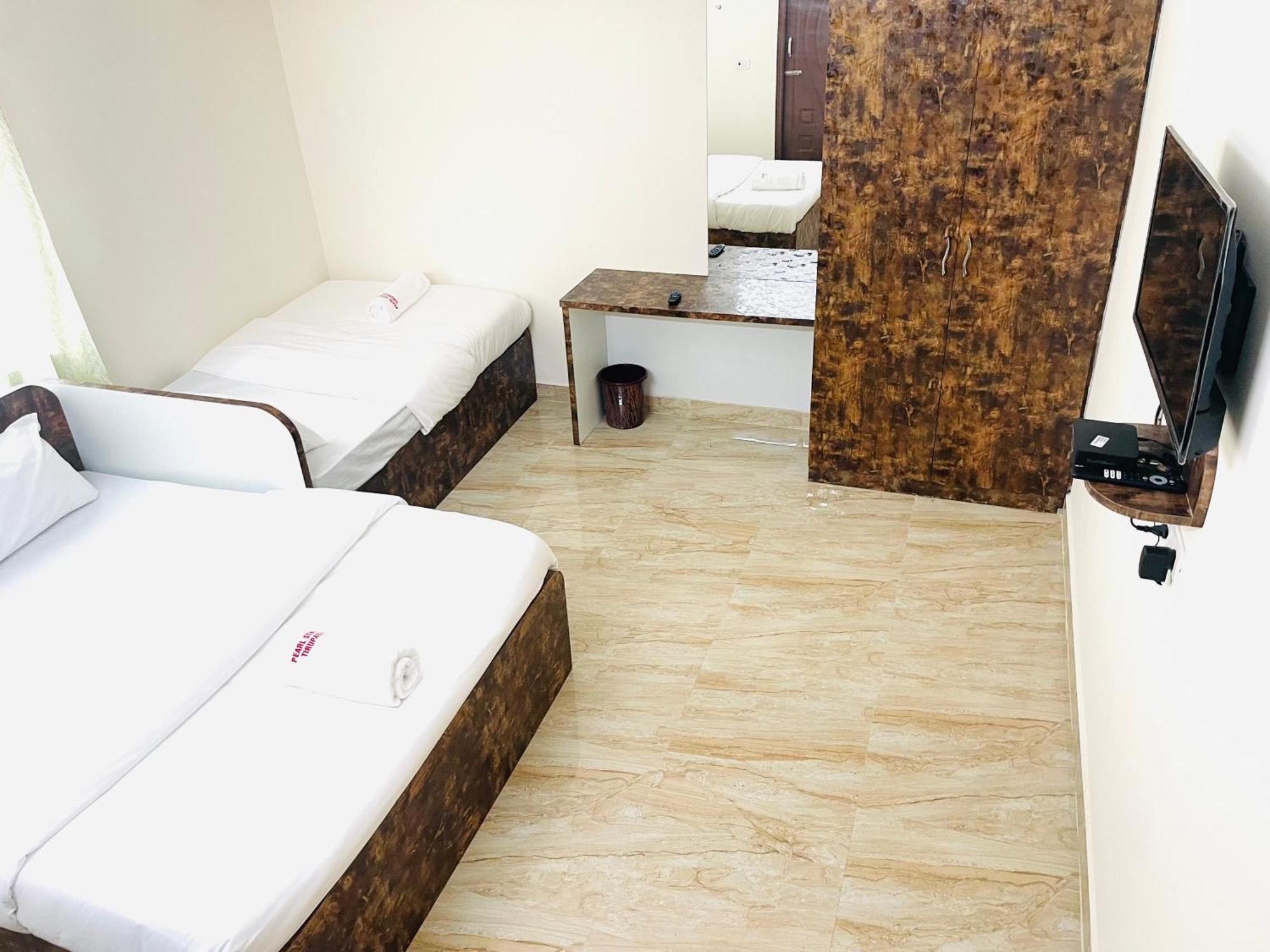 Pearl Stays, Tirupathi Тирупати Екстериор снимка